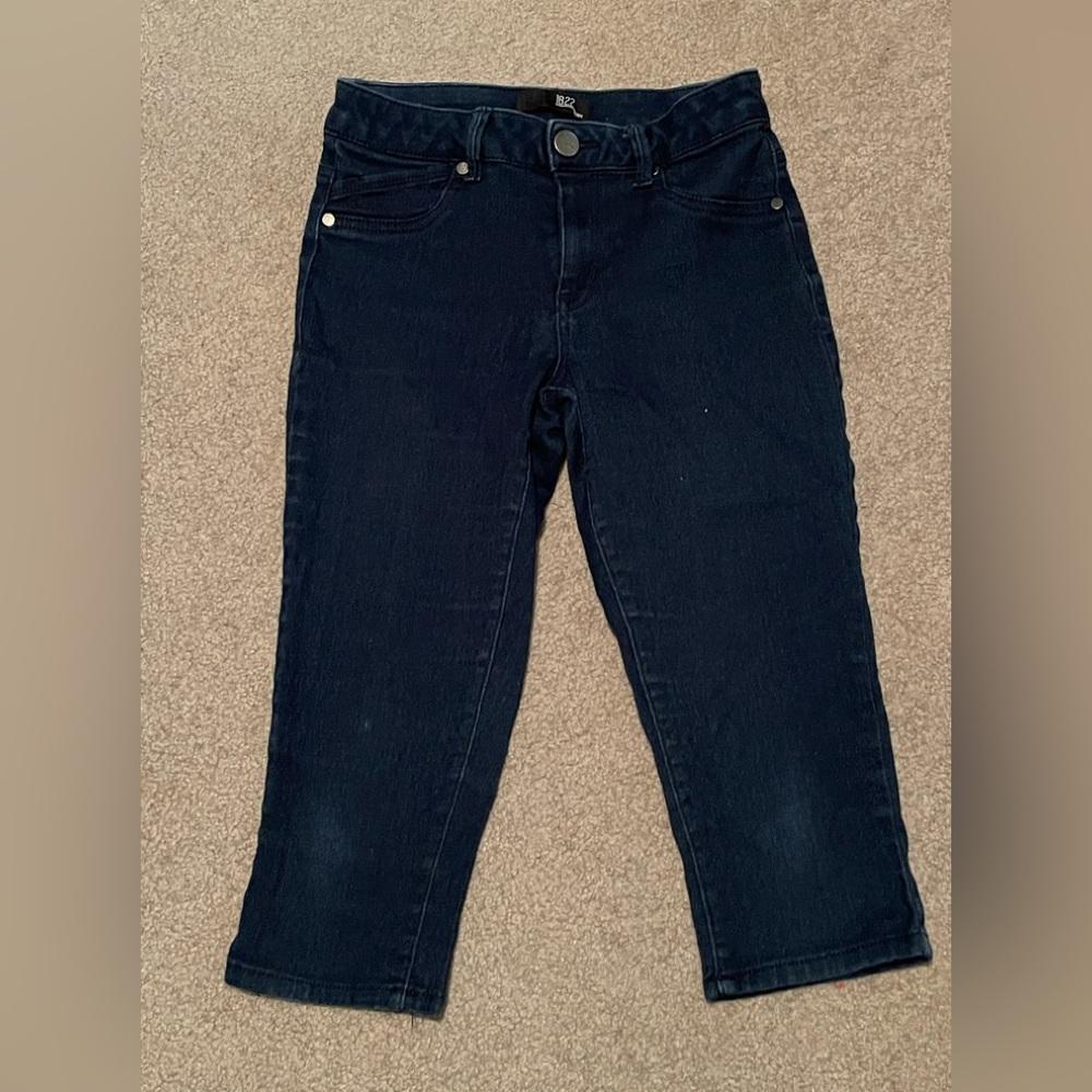 Capris - Picture 1 of 4